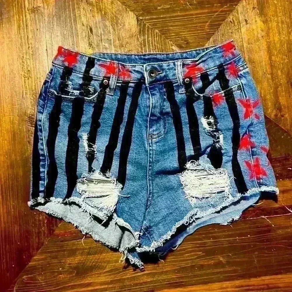 Harley Quinn Shorts Suicide Squad Birds of Prey Size 1 Denim Jeans Stars Striped